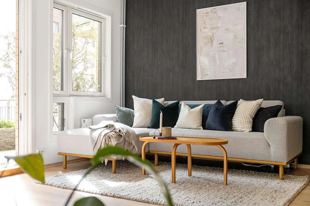 Home Window Tinting: Benefits, Types, and Installation Guide